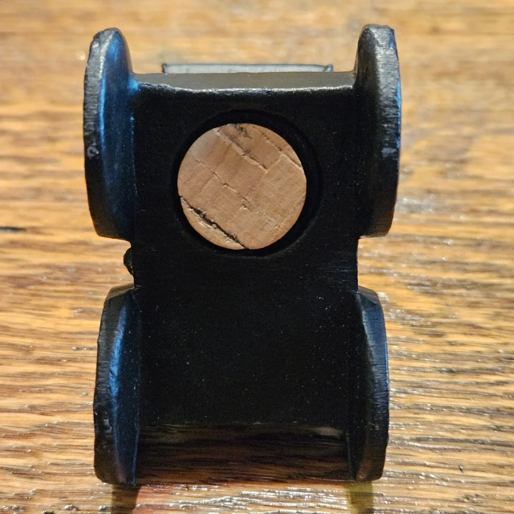 VINTAGE CAST IRON BLACK METAL AMISH SALT‎ OR PEPPER SHAKER HORSE CARRIAGE SHAPED
